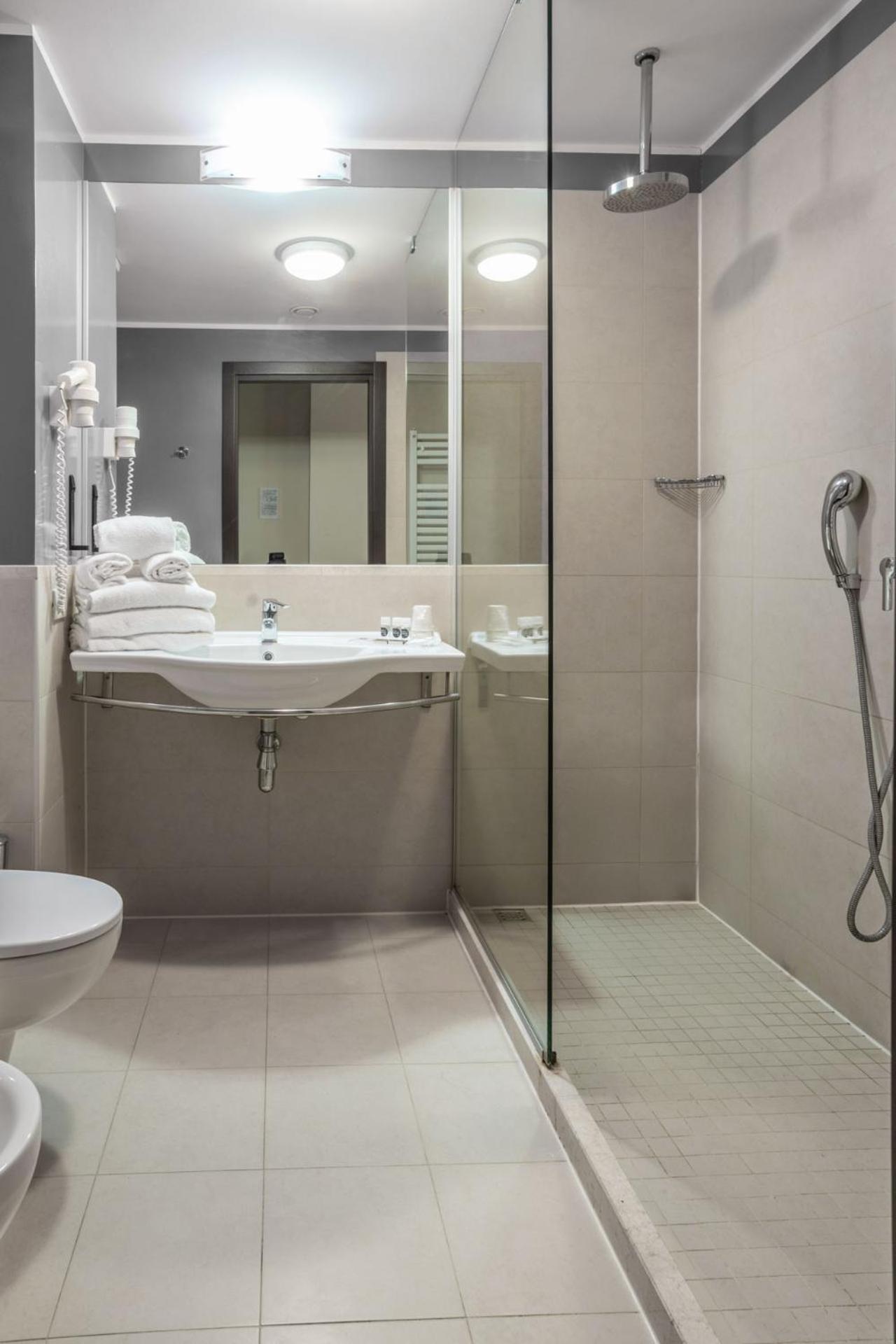 Kona Hotel Verona By Kleos Group Collection Неґрар Екстер'єр фото